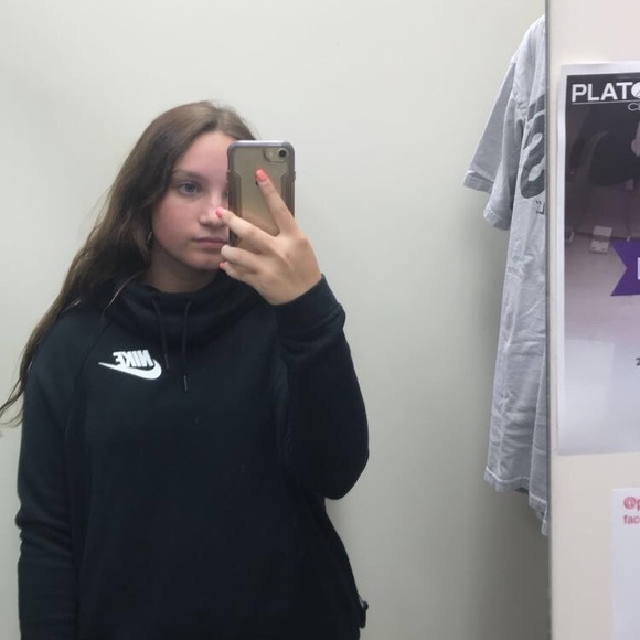 Profile Picture of Alaina Swanson (@alainaswanson1) on Poshmark