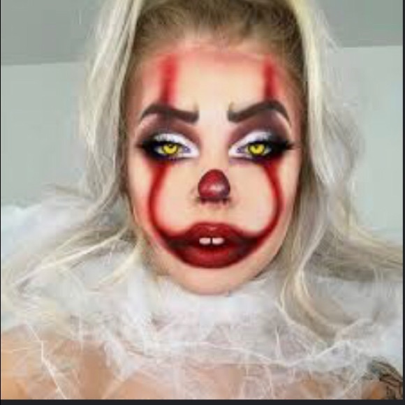 Profile Picture of Autumn Clark (@autumnclark724) on Poshmark