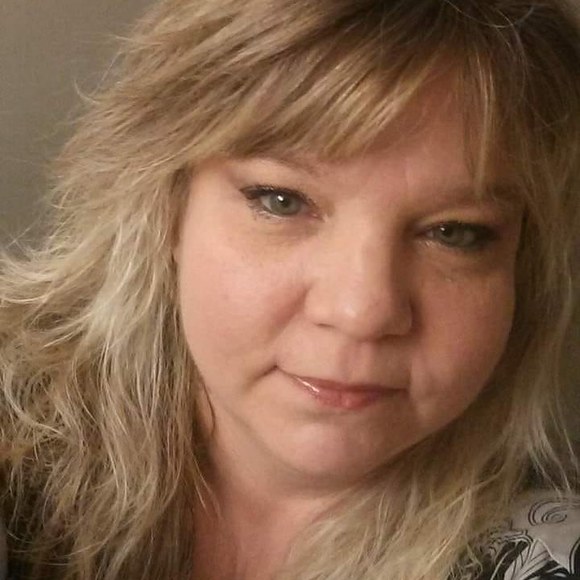 Profile Picture of Candace Sigurdson (@kandipandi) on Poshmark