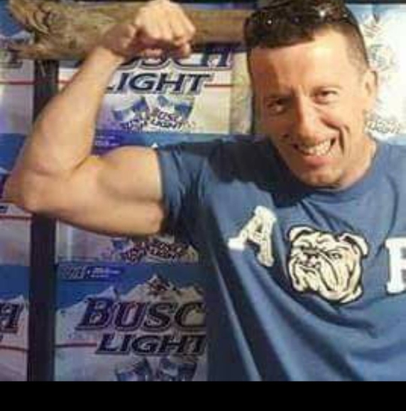 Profile Picture of Shawn Mcleod (@shawnmcleod) on Poshmark