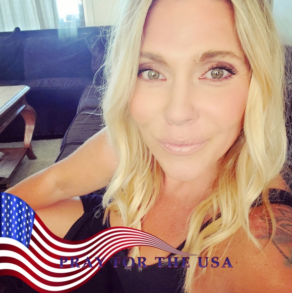 Profile Picture of Briana Cordeiro (@breecord) on Poshmark