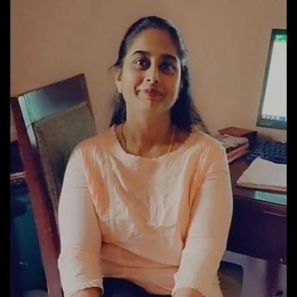 Profile Picture of Geetha Aiyer (@rgeetha71) on Poshmark