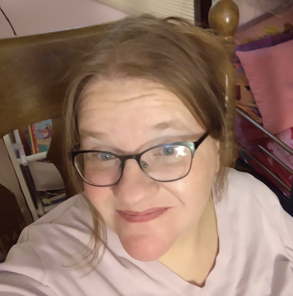 Profile Picture of Jennifer Wakefield (@imjennifer1979) on Poshmark