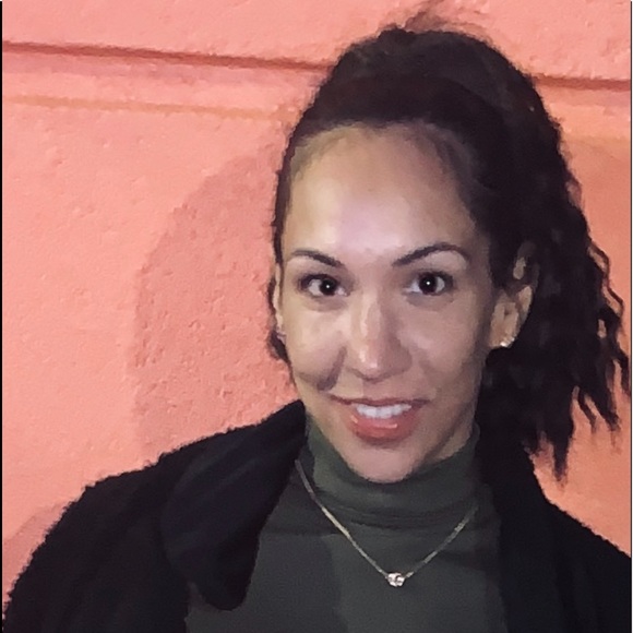 Kristina Mcguire - Poshmark Profile Picture of Kristina Mcguire (@tinamac444) on Poshmark