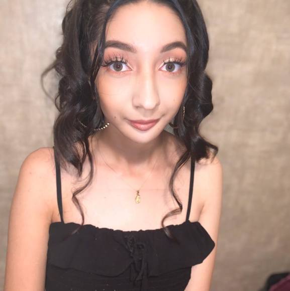 Luz Renovato - Poshmark Profile Picture of Luz Renovato (@luzrenovato) on Poshmark