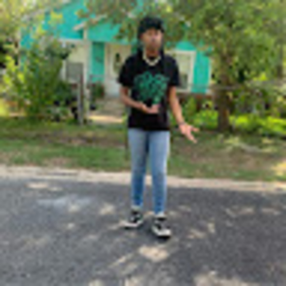 Profile Picture of Xz Yagirlzee (@xzyagirlzee) on Poshmark