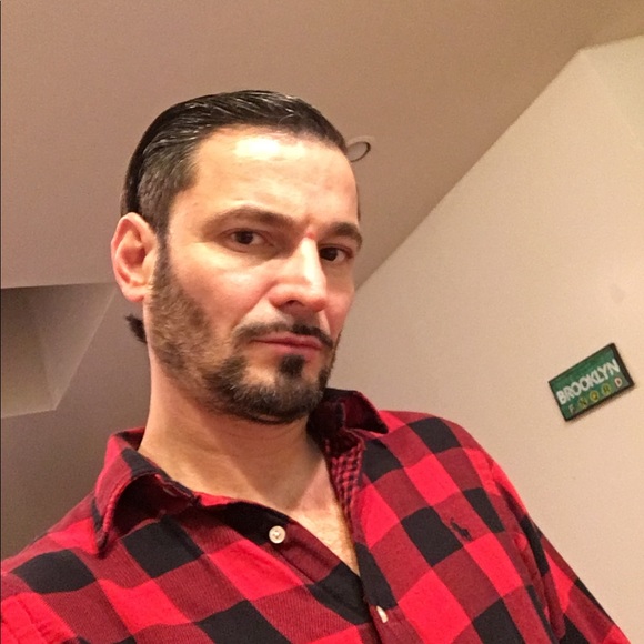 Profile Picture of Dimitrios Konidaris (@dkonidaris) on Poshmark