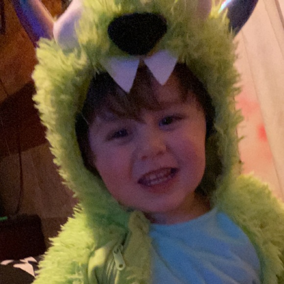 Profile Picture of Dancie Smith (@dancie_smith) on Poshmark