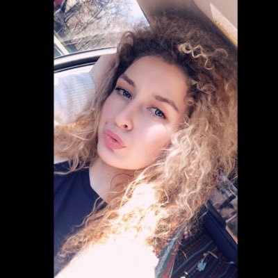 Profile Picture of Meredith Kate 🐙 (@MeredithHerron) on Twitter