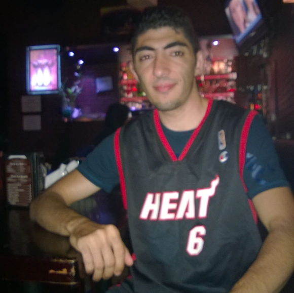 Profile Picture of Boris Aronov (@boris_aronov84) on Poshmark