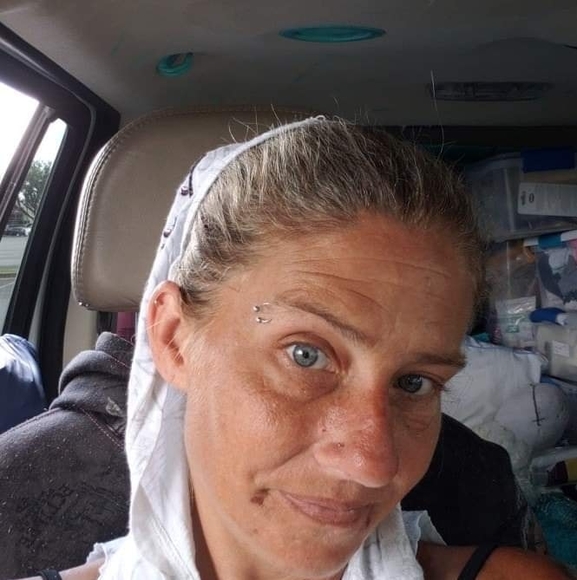 Profile Picture of Jane Scott (@avarowland1976) on Poshmark