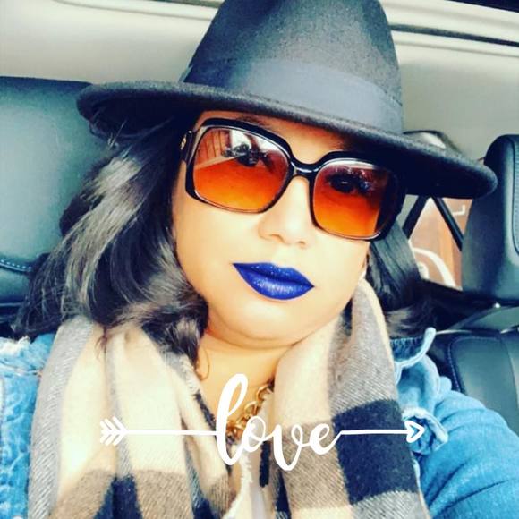 Profile Picture of Christine Brandye (@brandyeboone) on Poshmark