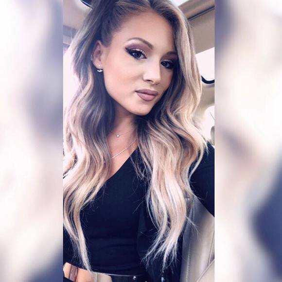 Profile Picture of Danielle Nowakowski (@belladani89) on Poshmark