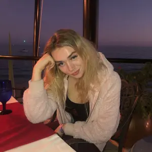 Profile Picture of ela grabowski (@elagrabowskii) on Tiktok