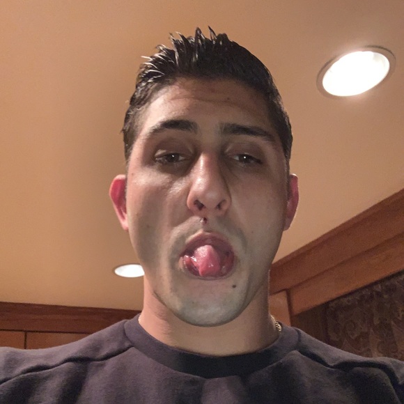 Profile Picture of Steven Stravato (@stravato69) on Poshmark