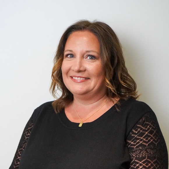 Profile Picture of Erin Walquist (@ewalquist) on Poshmark