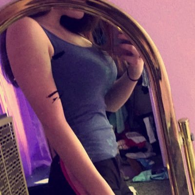 Profile Picture of Kirsten Erkenbrecher (@kirsten49824393) on Twitter