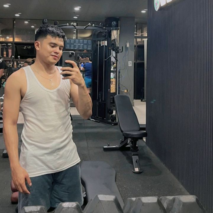 Profile Picture of johnrollysazon (@johnrollysazon) on Tiktok