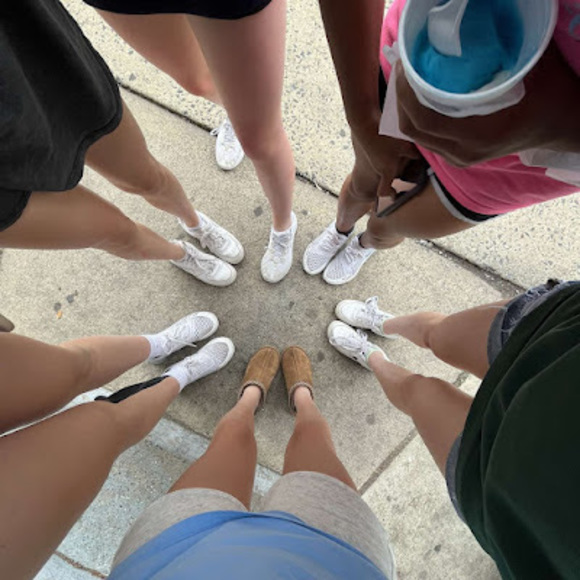 Profile Picture of Olivia Cardillo (@livicardillo) on Poshmark