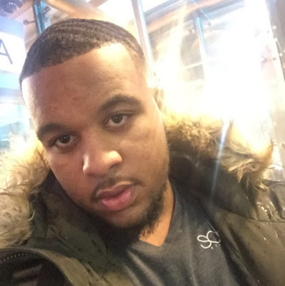 Profile Picture of Devonte Lewis (@devontelewis77) on Poshmark