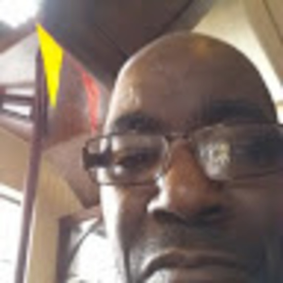 Profile Picture of Sedley Wilson (@sedleywilson) on Poshmark