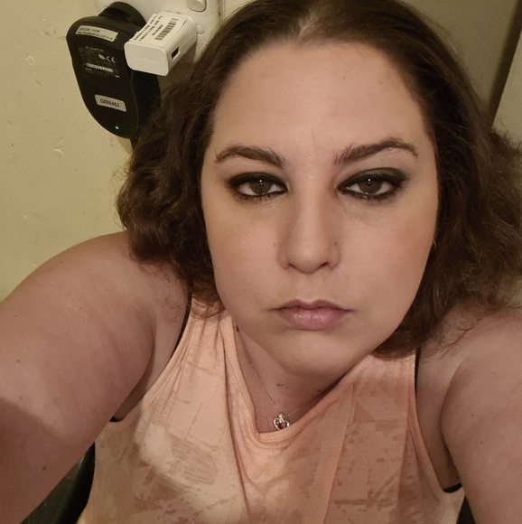 Profile Picture of April Springall (@aprilspringall) on Poshmark