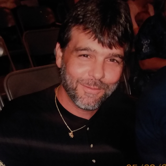 Profile Picture of Jeff Holcomb (@holcombjeff2) on Poshmark