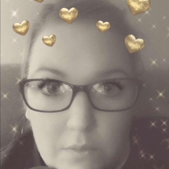 Profile Picture of Cassandra Keuning (@misscass1) on Poshmark