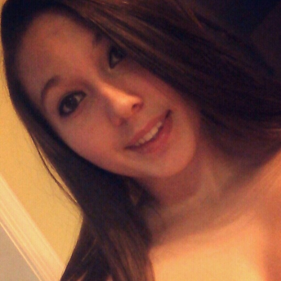 Profile Picture of Madison Houtsma (@madisonhoutsma) on Poshmark