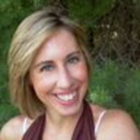 Profile Picture of Jacquelyn Waitkus (@1jwaitkus) on Poshmark