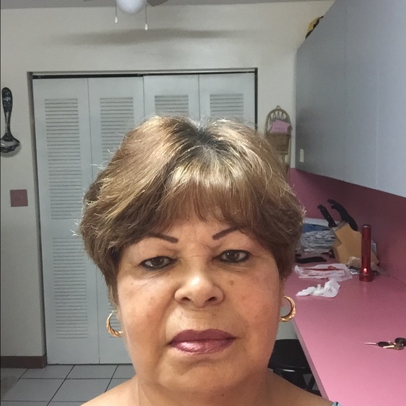 Iris Mogro - Poshmark Profile Picture of Iris Mogro (@irismogro) on Poshmark