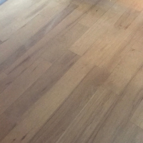 Profile Picture of Jessica Engler (@jenglet) on Poshmark