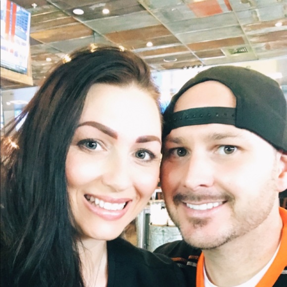 Profile Picture of Carl Hubbard (@carl_hubbard) on Poshmark