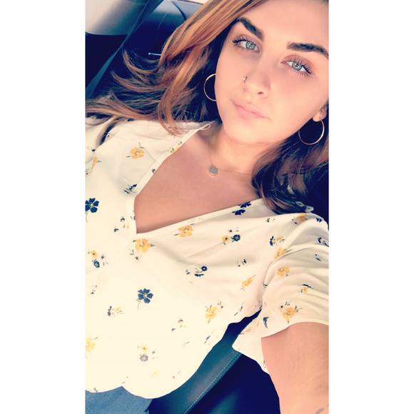 Profile Picture of Michaella Semerdjian (@michaella455) on Poshmark