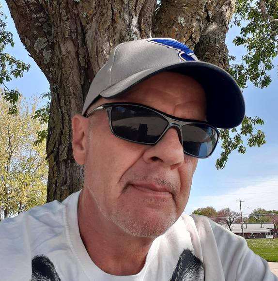 Profile Picture of Steven Wade (@stevewade329) on Poshmark