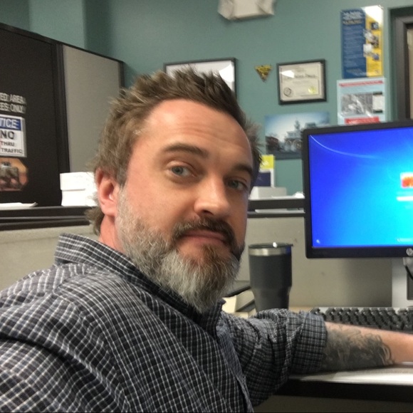 Profile Picture of Anthony Funari (@anthonyfunari) on Poshmark