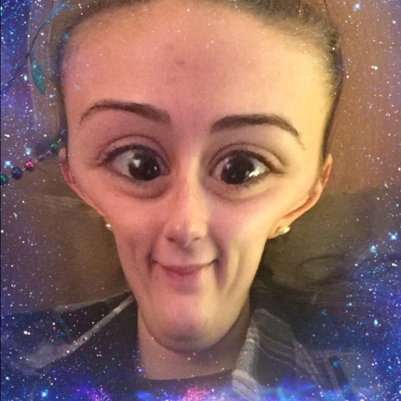 Profile Picture of Julia Copenhaver (@jcopeee22) on Poshmark