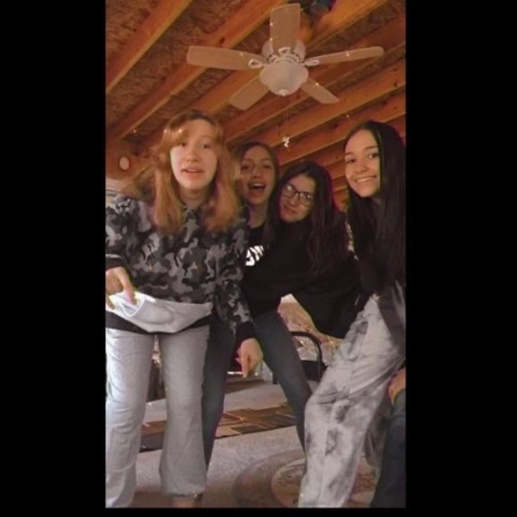 Profile Picture of Taijah Brougher (@taijahbrougher) on Poshmark