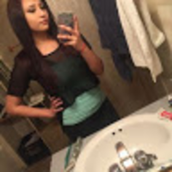 Profile Picture of Sharmane Harmony (@littletano1) on Poshmark