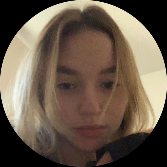 Profile Picture of Ilona Gavrilyuk (@ilonagav) on Poshmark