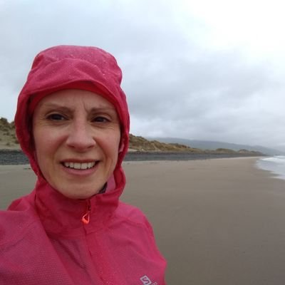 Profile Picture of Amanda Newall (@MandyMooJumpy) on Twitter