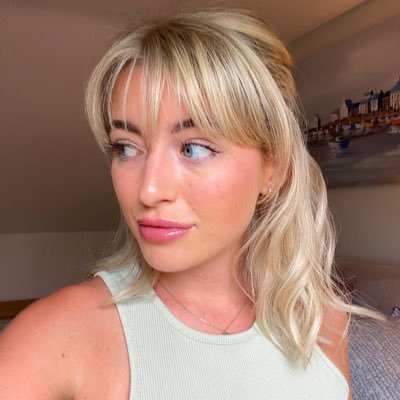 Profile Picture of Hattie (@harriet_stein) on Twitter