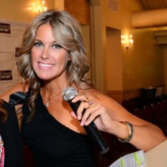 Profile Picture of Lisa Murtaugh (formerly gangi) (@lisa4631) on Poshmark