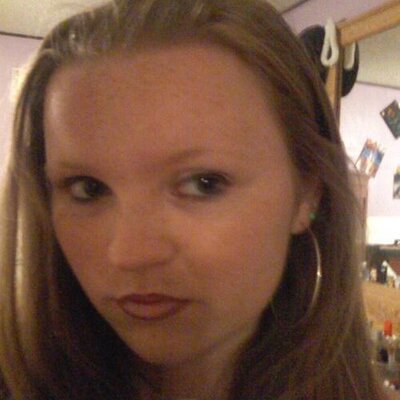 Profile Picture of Jaclyn Graham (@Letlovelast17) on Twitter