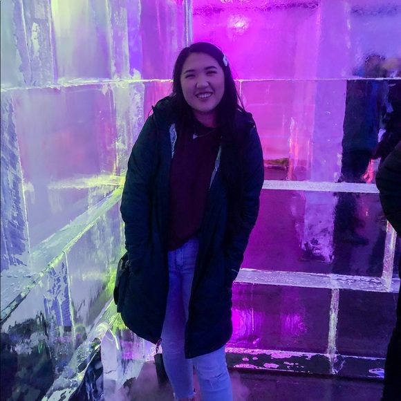 Amy Wilkinson - Poshmark Profile Picture of Amy Wilkinson (@amy_ya) on Poshmark