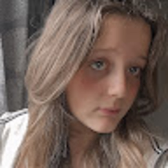 Profile Picture of Brooklyn Wasylyk (@brooklynwasylyk) on Poshmark