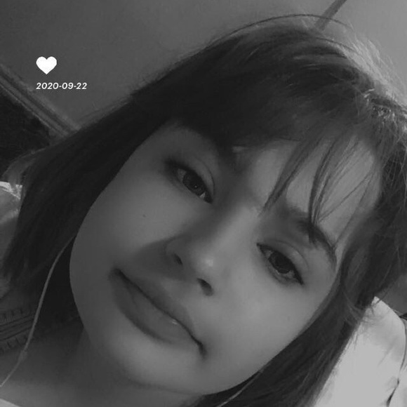 Profile Picture of Nevaeh Bloxam (@nevaehbloxam) on Poshmark