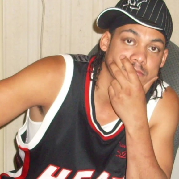 Profile Picture of Sam Outlaw (@outlawgolds2) on Poshmark