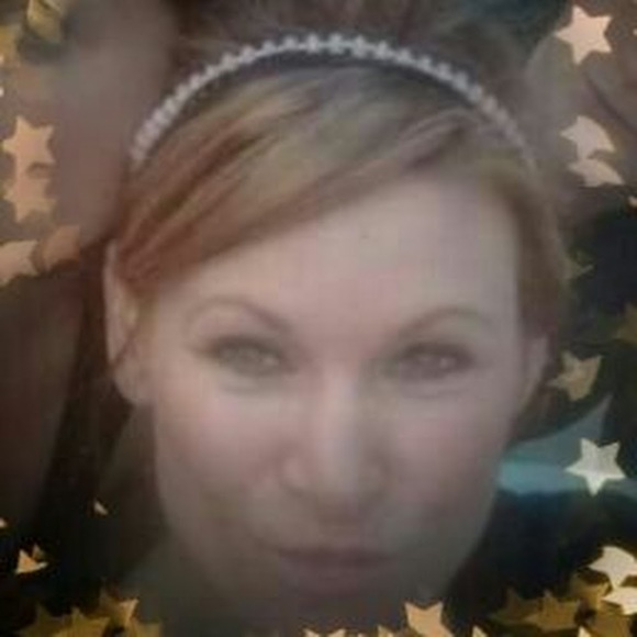 Profile Picture of Dawn Grogan (@dkbrue7) on Poshmark