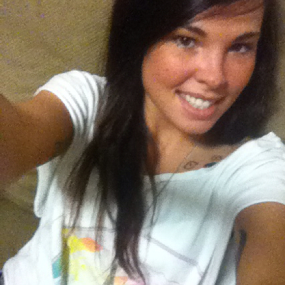 Profile Picture of Emily Preddy (@emilypeee) on Poshmark